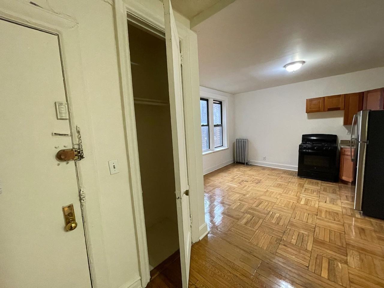 142 W 238th St #23 - Photo 5 of 14
