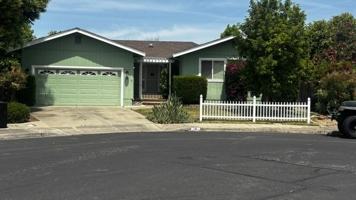 featured image of 18 Canterbury Ct