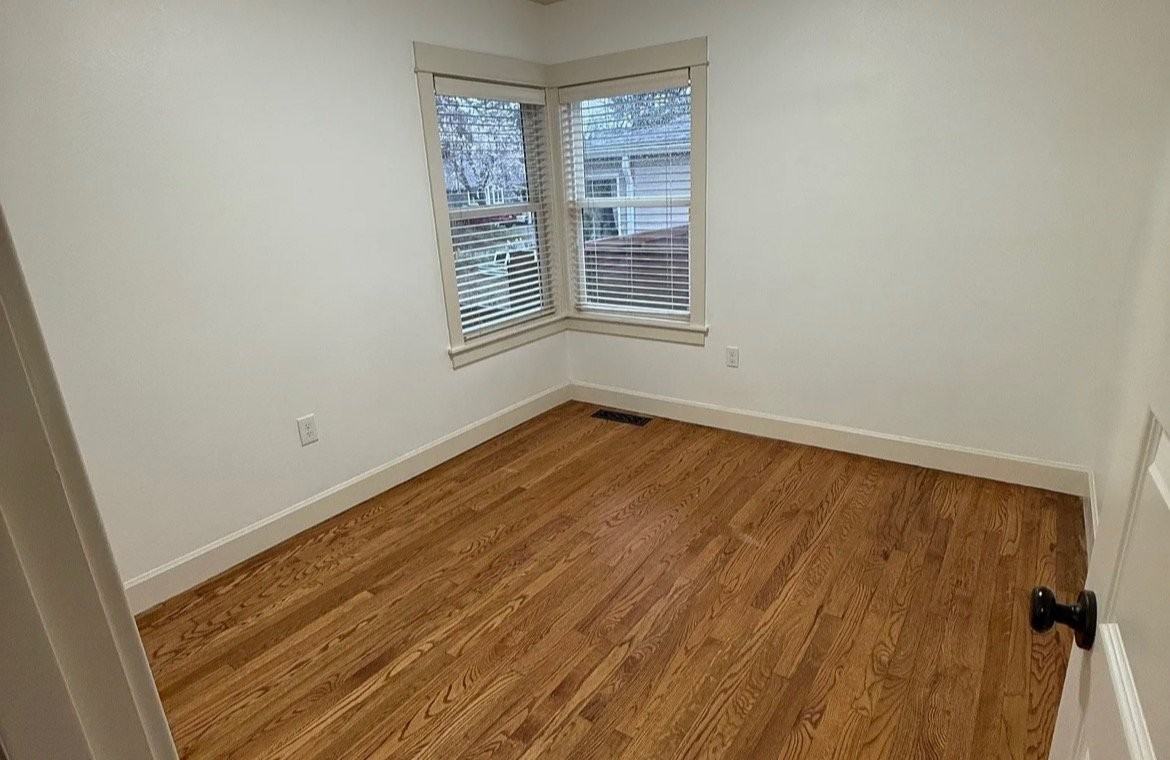 7427 Se 66th Ave - Photo 3 of 12