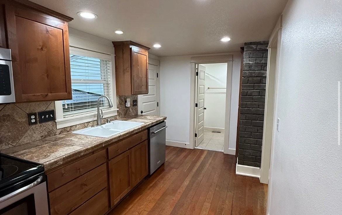 7427 Se 66th Ave - Photo 6 of 12