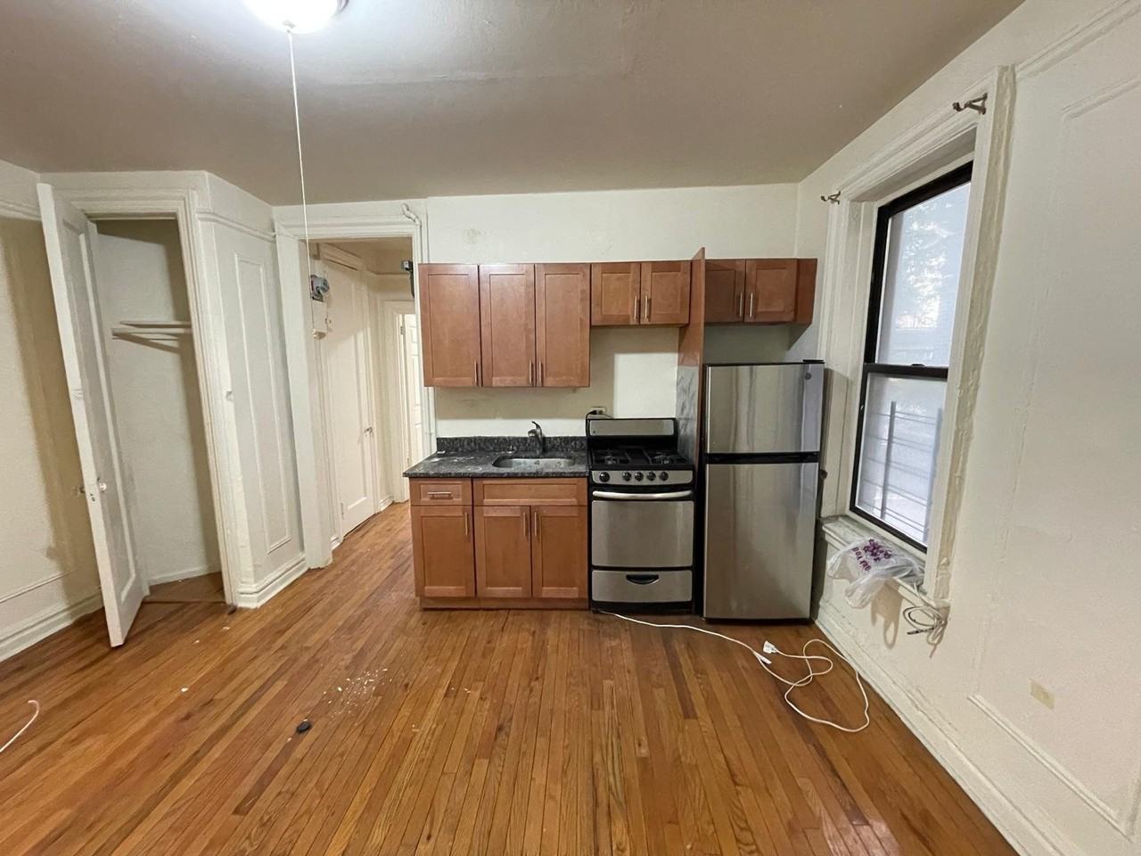 142 W 238th St #9 - Photo 3 of 10
