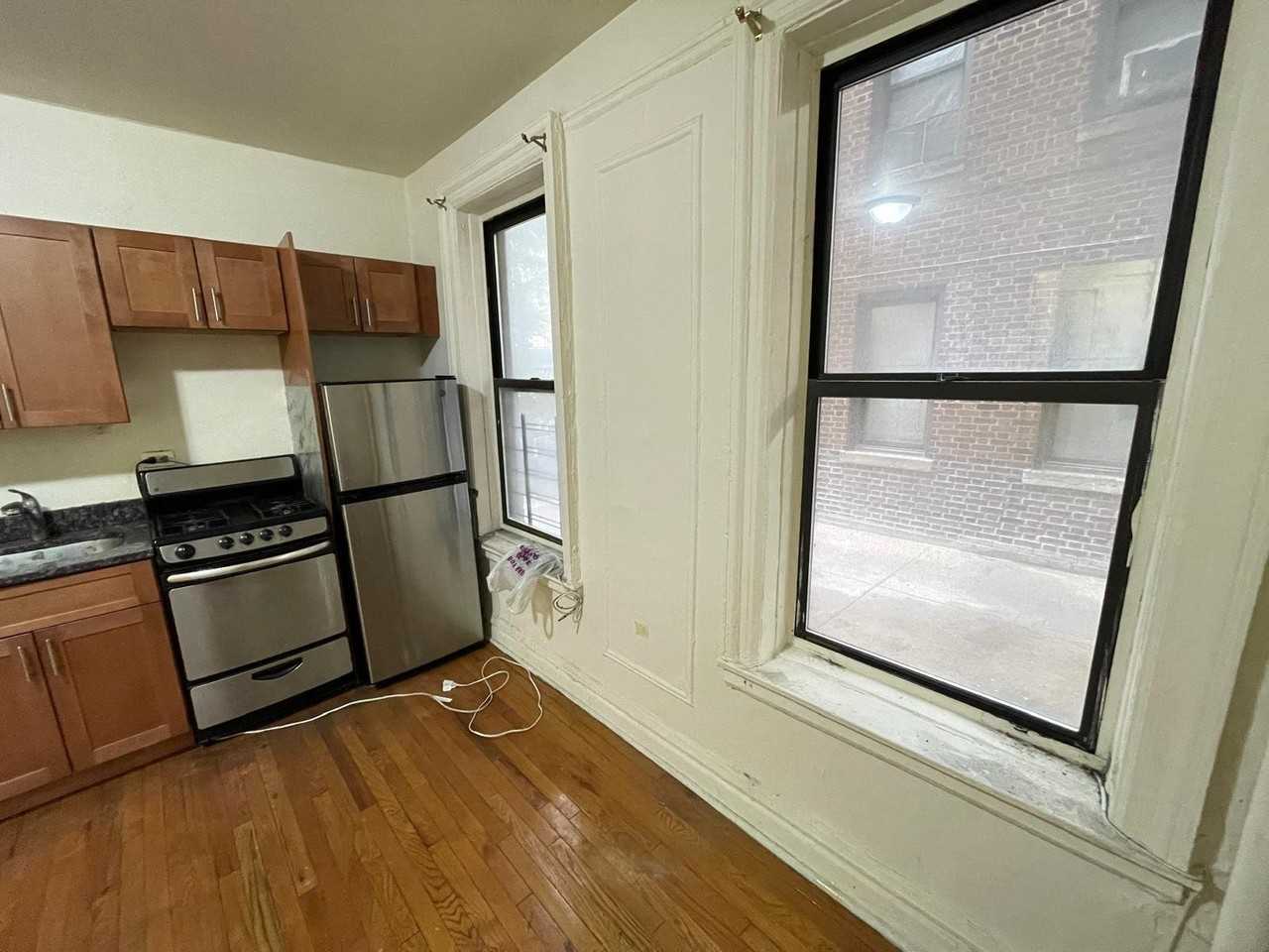 142 W 238th St #9 - Photo 4 of 10