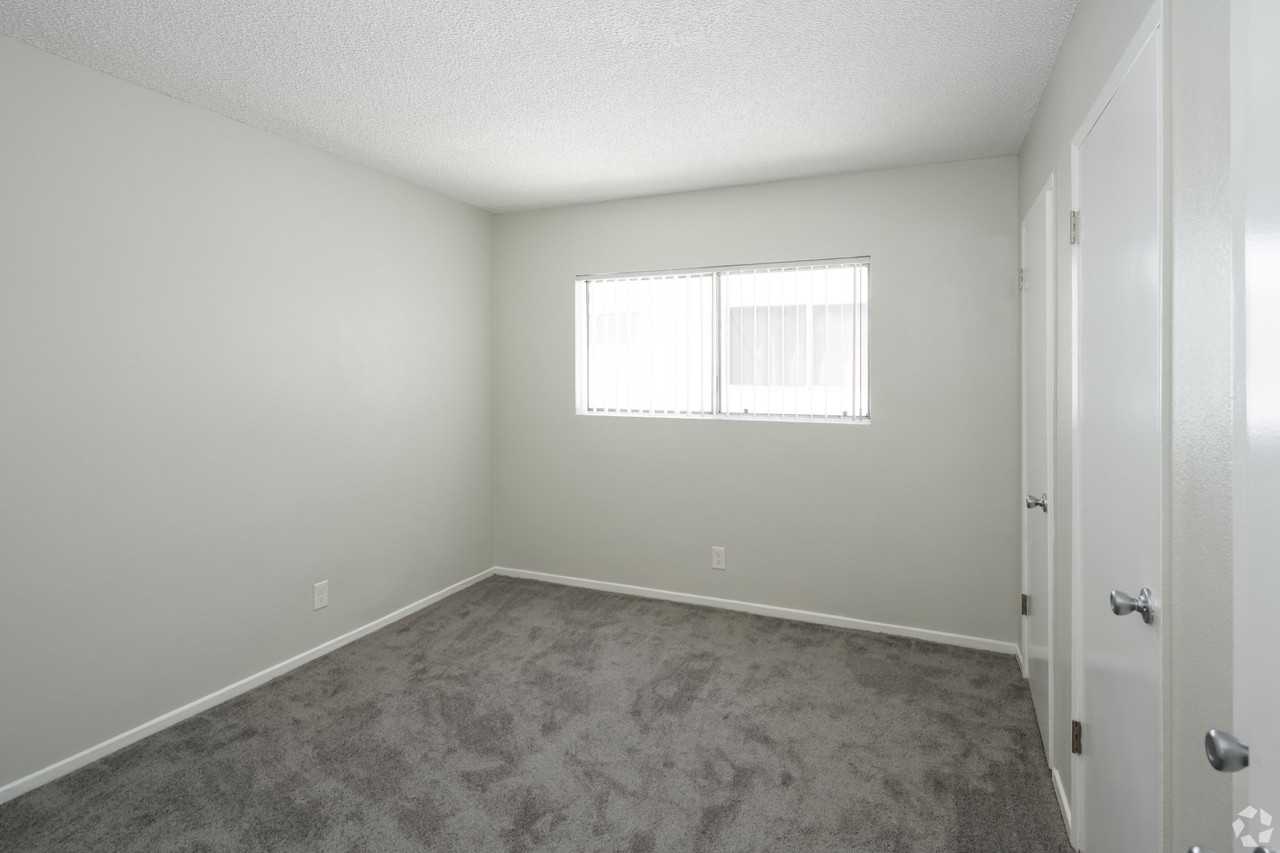 4733 S Slauson Ave #8 - Photo 6 of 8