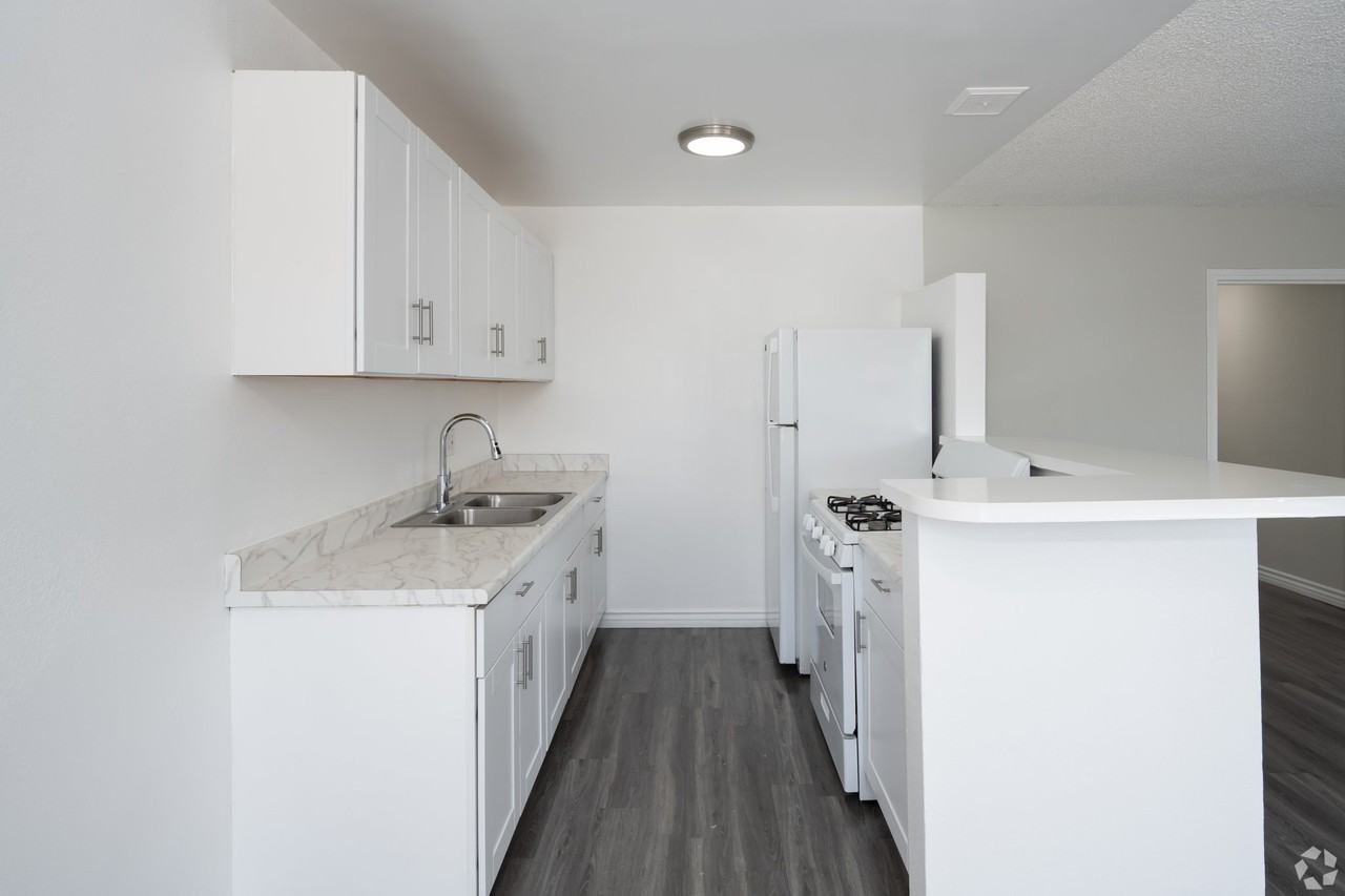 4737 S Slauson Ave #9 - Photo 4 of 12