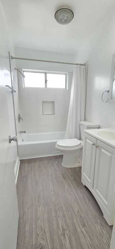 4741 S Slauson Ave #7 - Photo 6 of 12