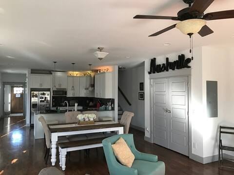 1619B 9th Ave N - Photo 3 of 11