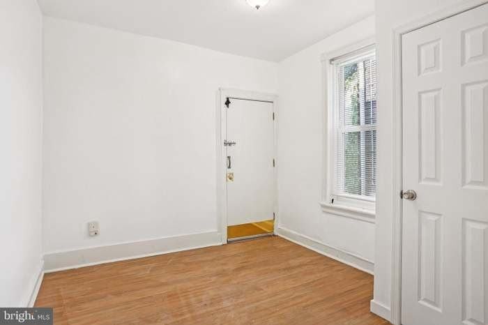 1522 N Frazier St - Photo 7 of 20