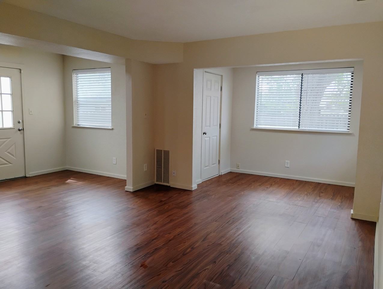 1579 Hooker St #B - Photo 2 of 14