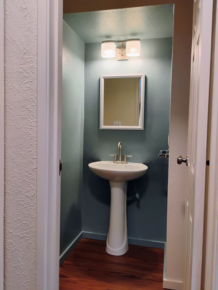 1579 Hooker St #B - Photo 6 of 14