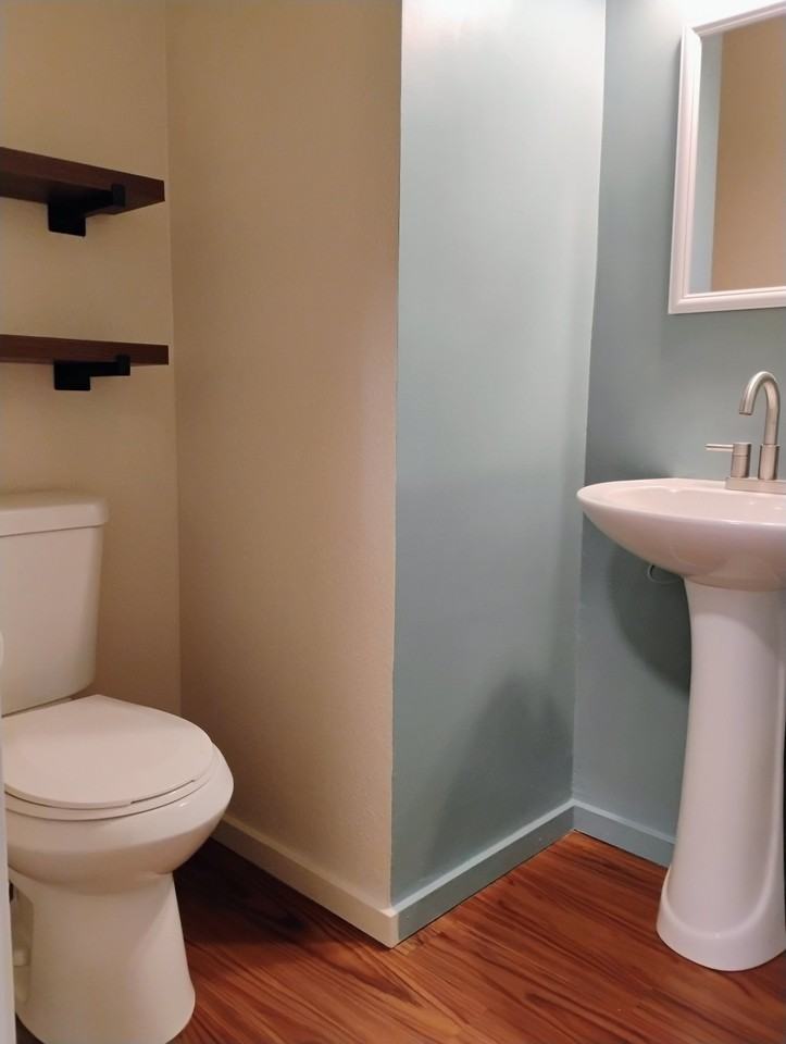 1579 Hooker St #B - Photo 7 of 14