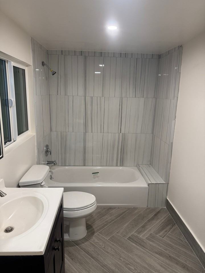 224 S Valley Center Ave - Photo 5 of 6