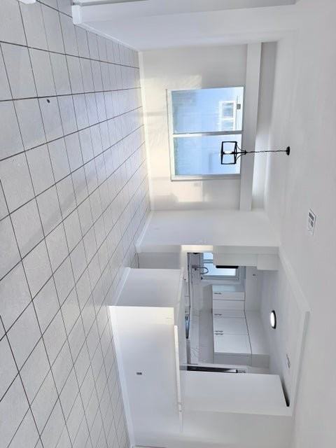 231 Ne 16th Ave - Photo 4 of 8