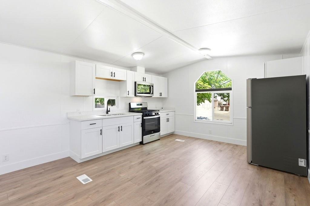 19179 Monterey St - Photo 6 of 18