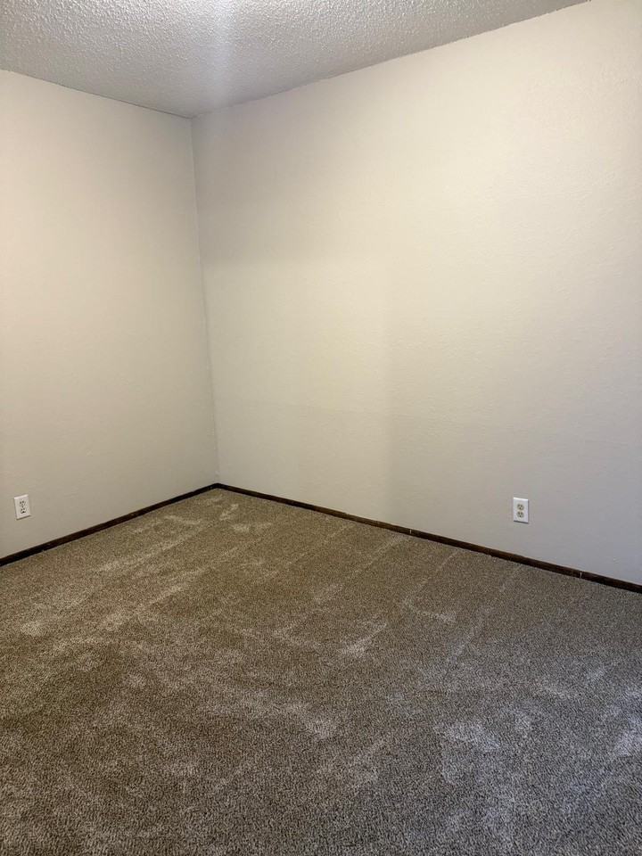 753 Robert St S #753 - Photo 7 of 12