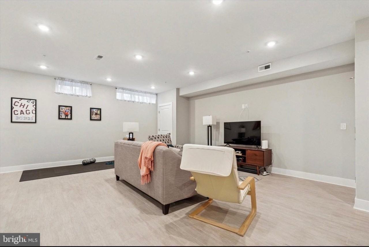 1 Titan St #A - Photo 5 of 8