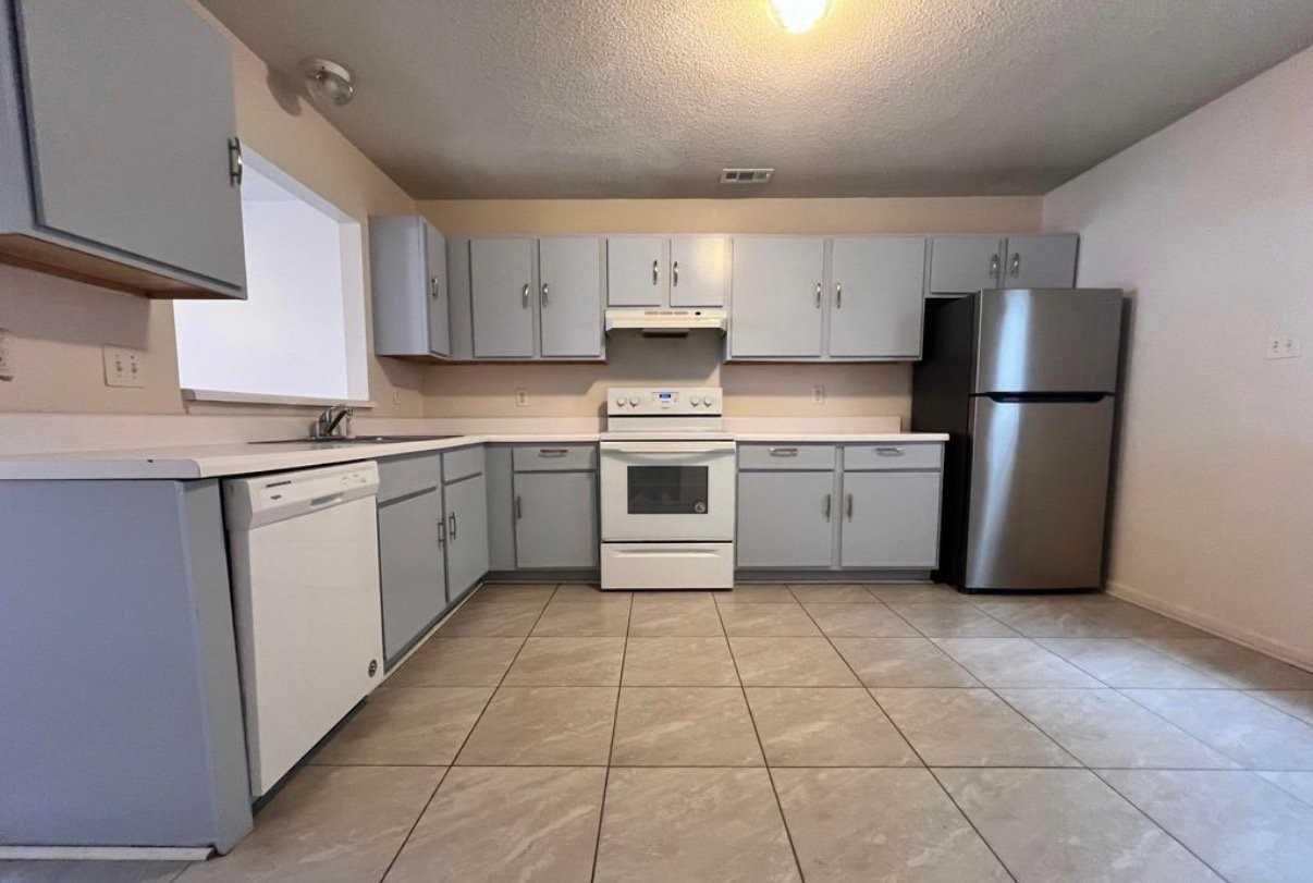 968 W Pueblo Dr - Photo 5 of 11