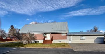 featured image of 555 4th Ave E #2