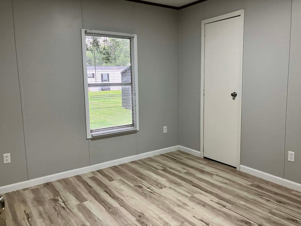 79 Deerwood Park - Photo 6 of 12