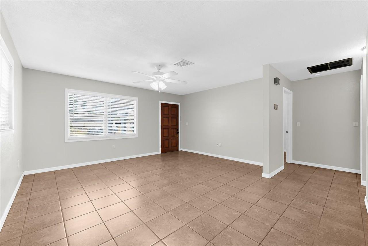 906 66th Ave W #906 - Photo 4 of 16