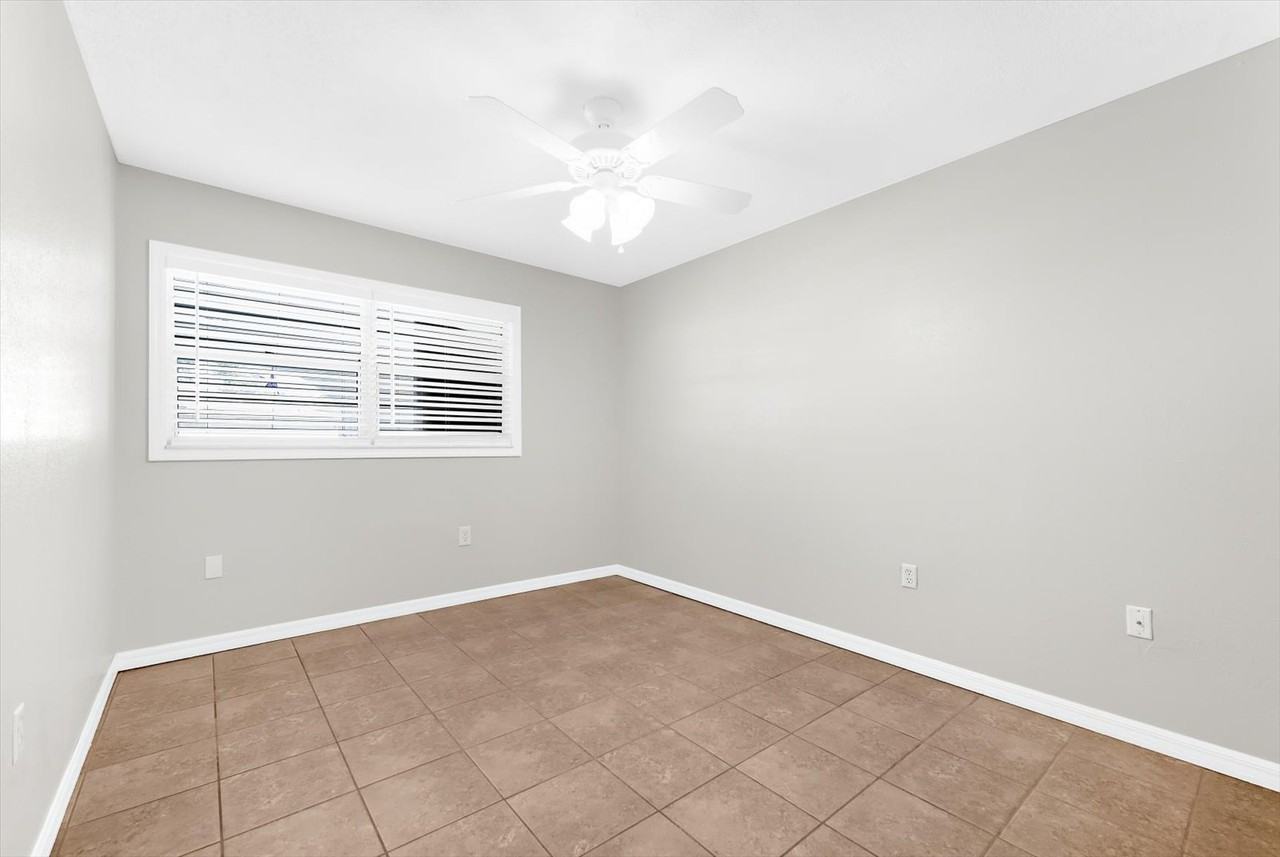 906 66th Ave W #906 - Photo 6 of 16