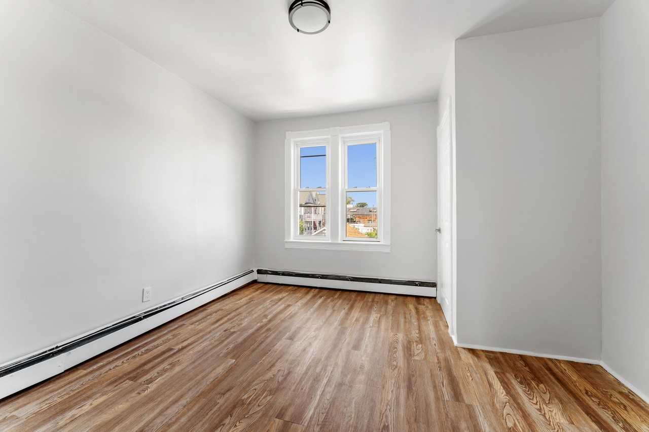 365 S Grant St #2 - Photo 5 of 9