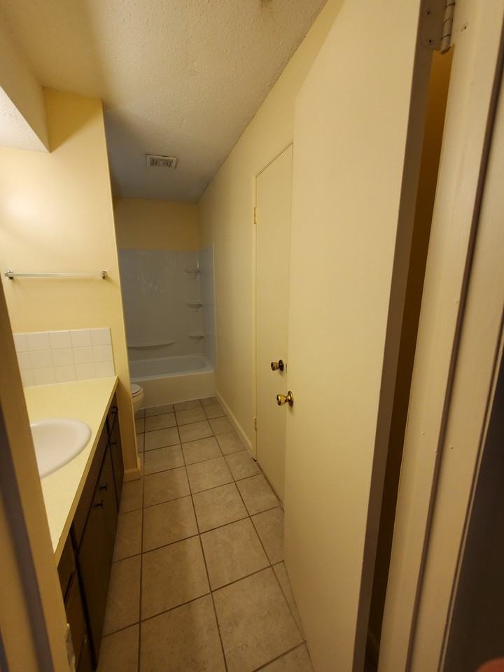 1234 E Mcdaniel St #4 - Photo 3 of 7