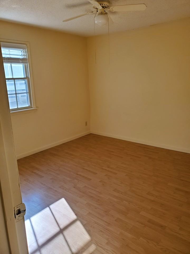 1234 E Mcdaniel St #4 - Photo 6 of 7