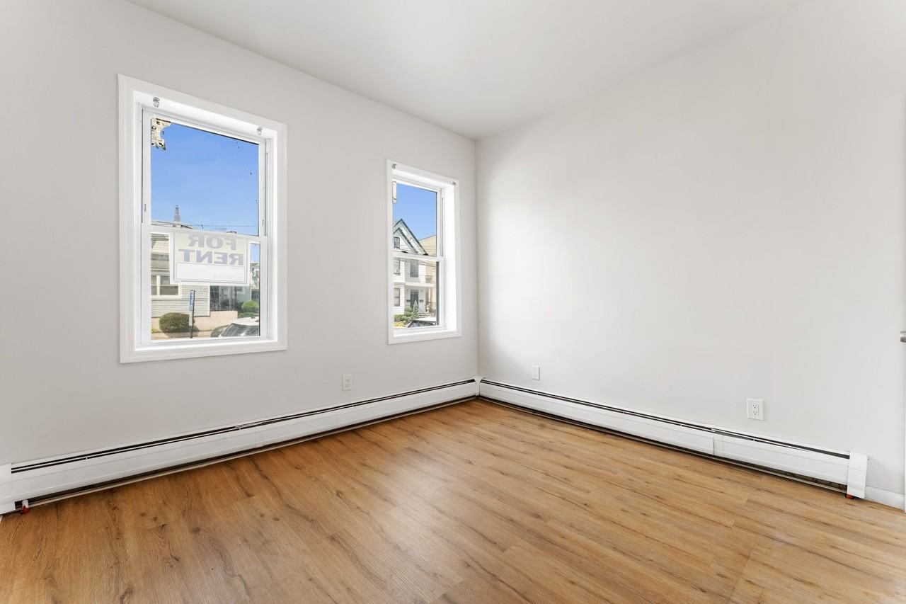 337 Washington St #2 - Photo 3 of 9