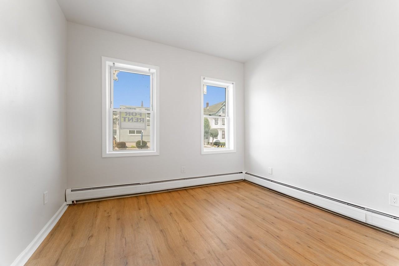 337 Washington St #2 - Photo 6 of 9