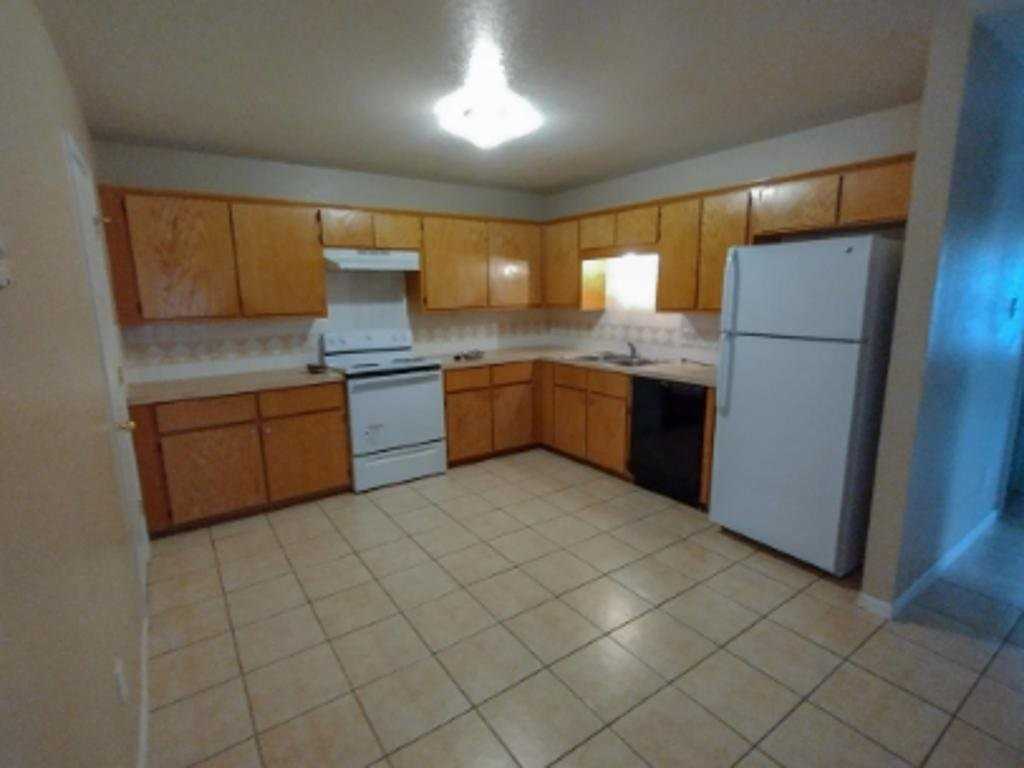 1619 Pima Trl #B - Photo 3 of 8
