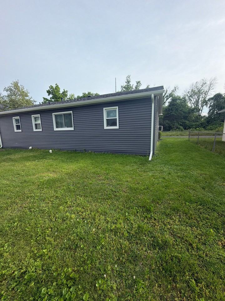 8303 Bluff St - Photo 6 of 17