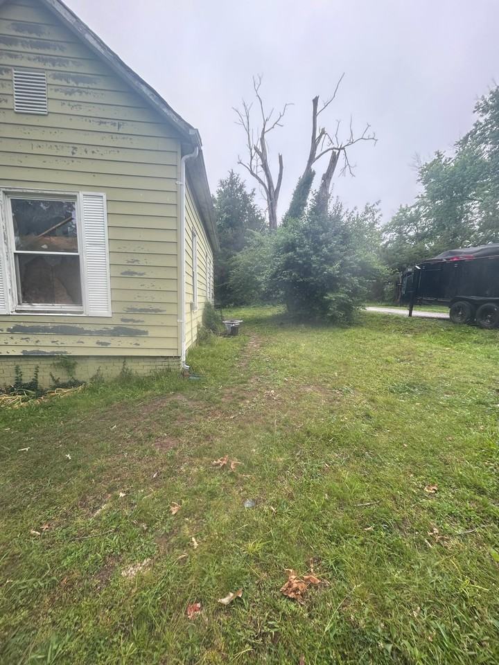 410 S Shaw St - Photo 3 of 20