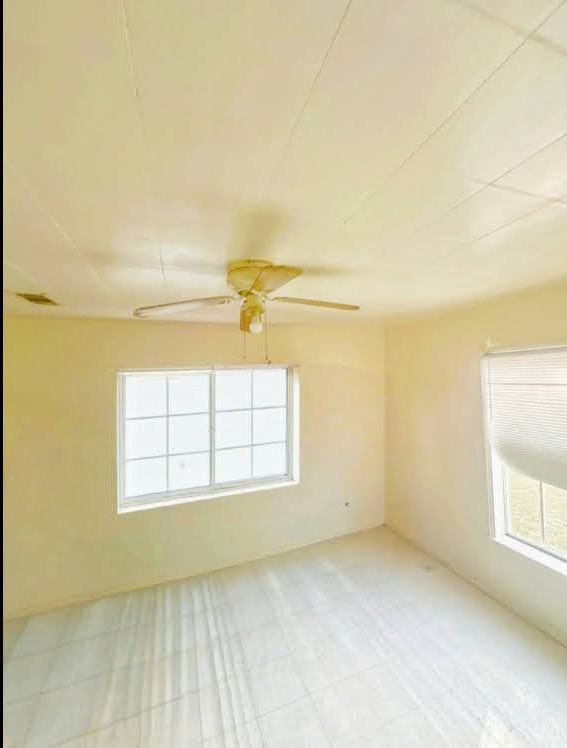 533 Stillwood Dr - Photo 3 of 7