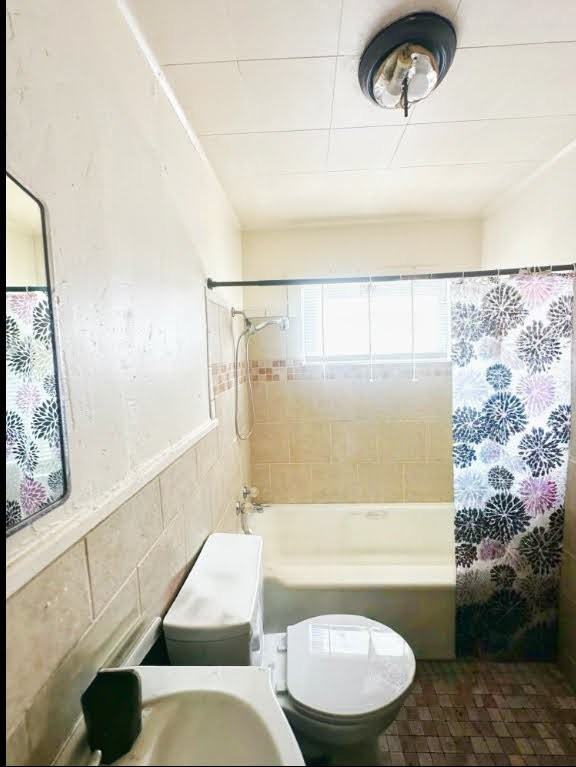 533 Stillwood Dr - Photo 4 of 7