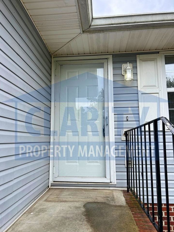 **756/758 Urbane Rd NE - Photo 4 of 25