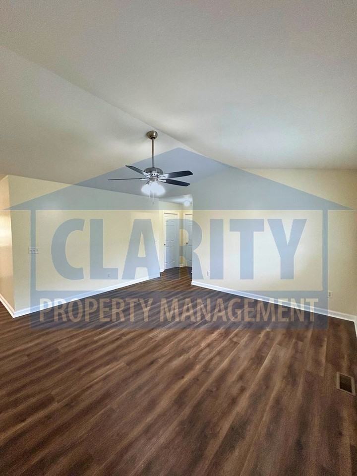 **756/758 Urbane Rd NE - Photo 7 of 25