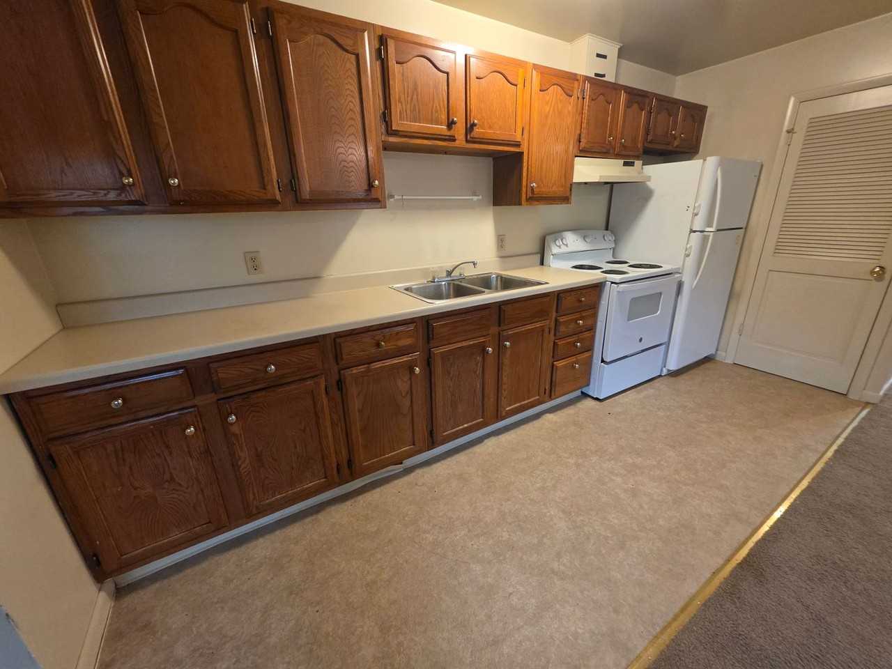 933 Pulaski Hwy - Photo 5 of 11
