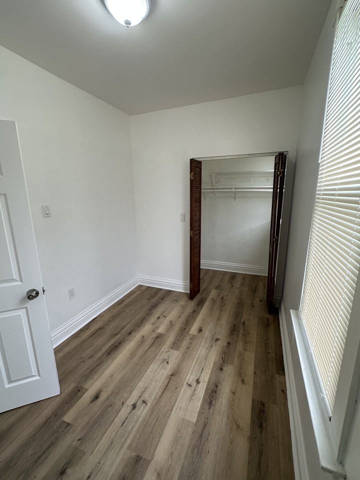 8435 S Colfax Ave #2 - Photo 5 of 10