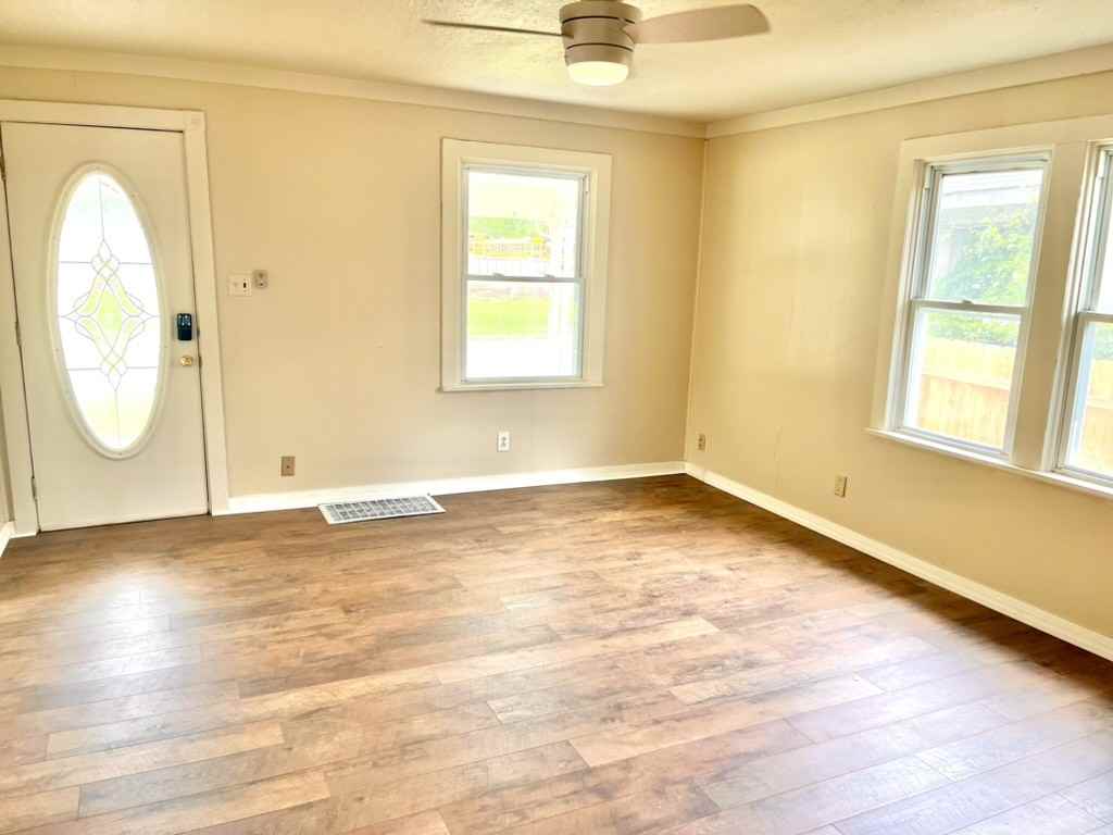 1529 W 2nd St #NA - Photo 5 of 17