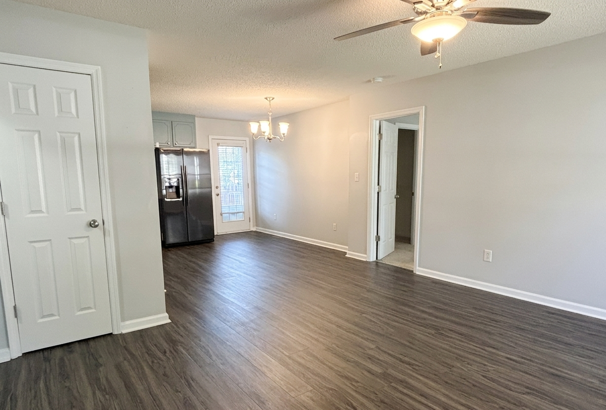 433 Kellywood Ct #NA - Photo 3 of 23