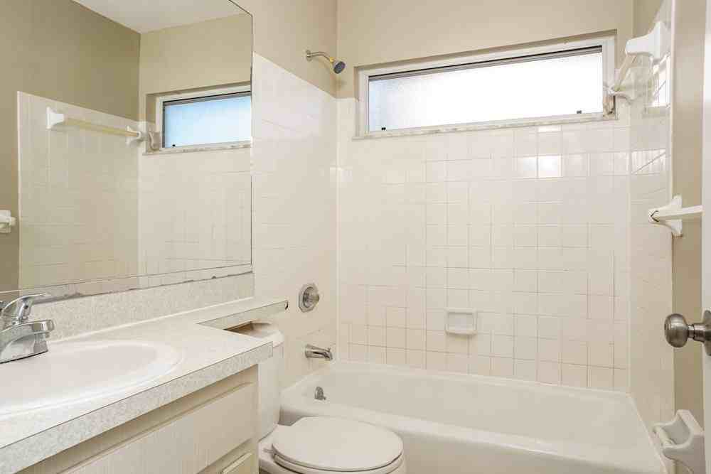 5819 N Park Ave #NA - Photo 5 of 6