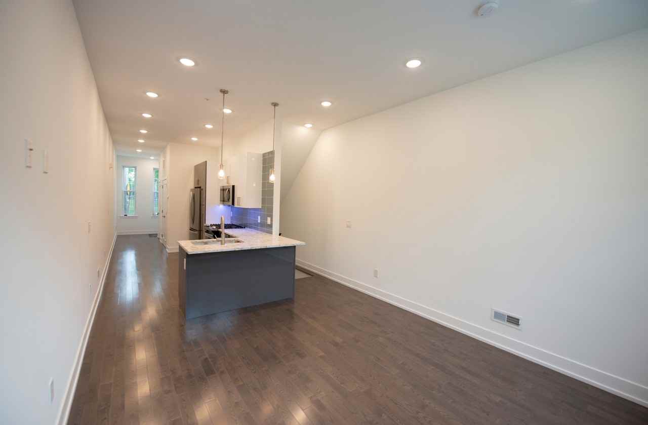 2639 W Jefferson St #1 - Photo 4 of 15
