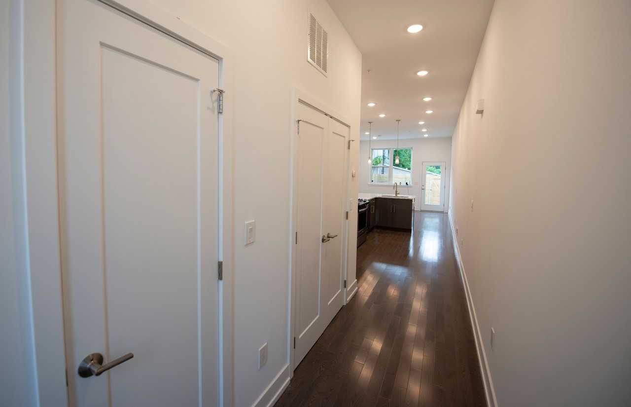 2639 W Jefferson St #1 - Photo 6 of 15