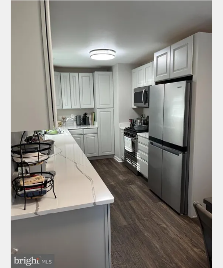 257 E North St #NA - Photo 3 of 15