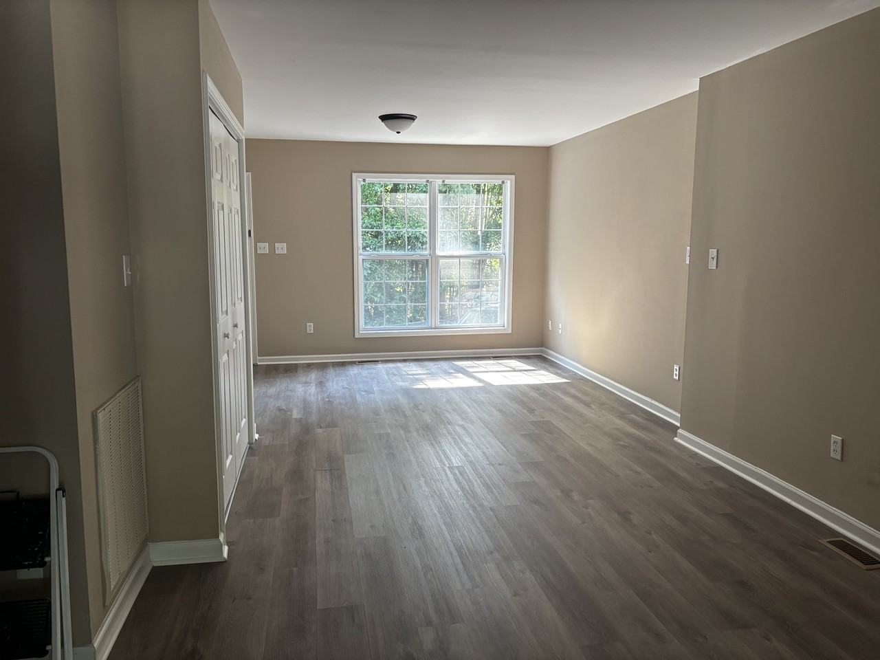8517 Kangaroo Ct #8517 - Photo 5 of 9