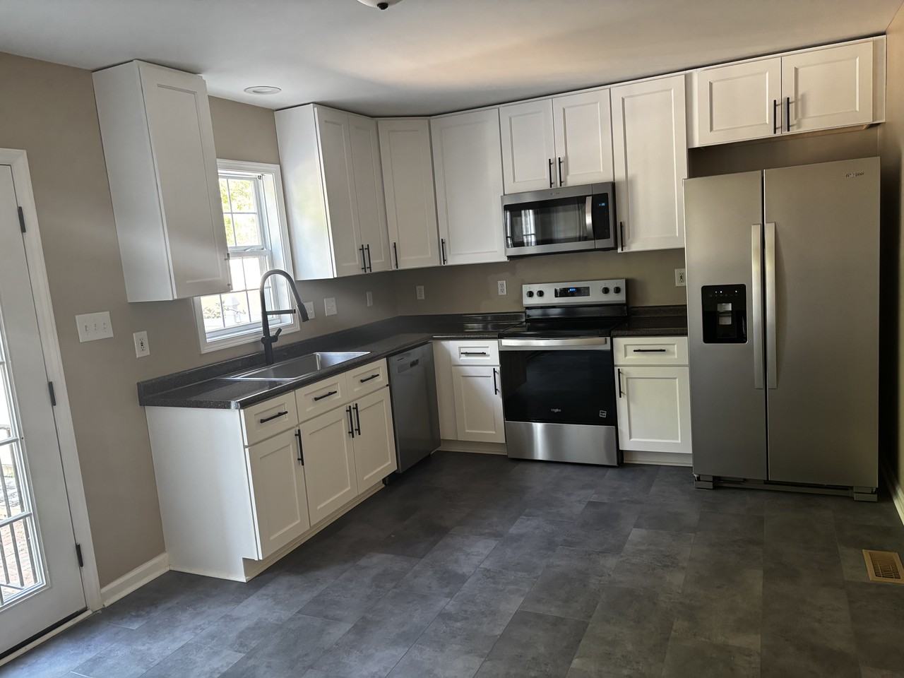 8517 Kangaroo Ct #8517 - Photo 7 of 9