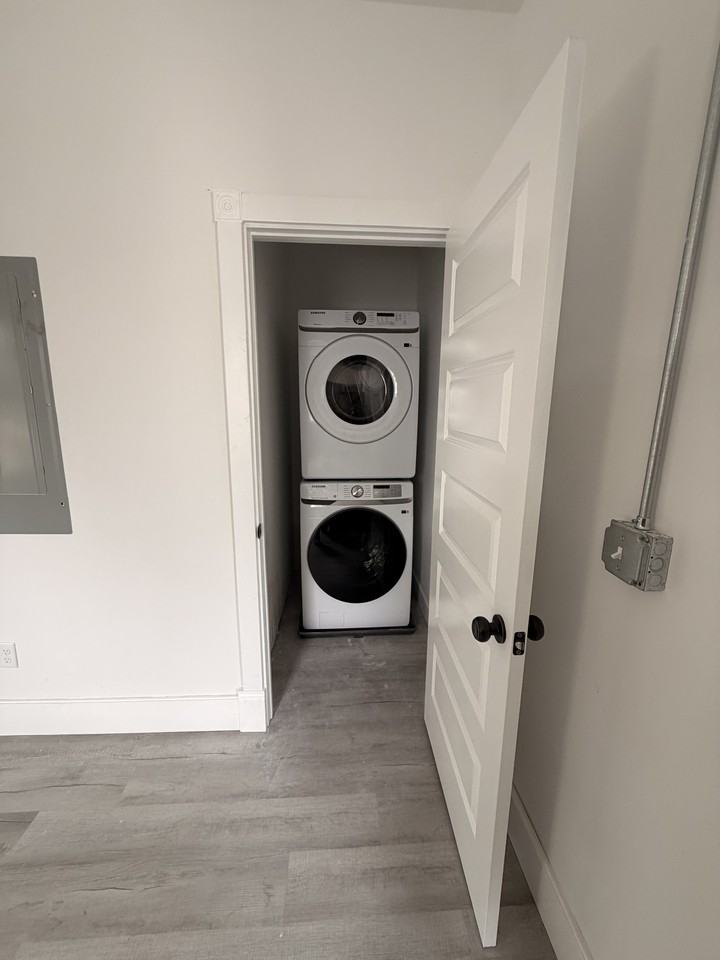 521 S Main St #1A - Photo 2 of 4