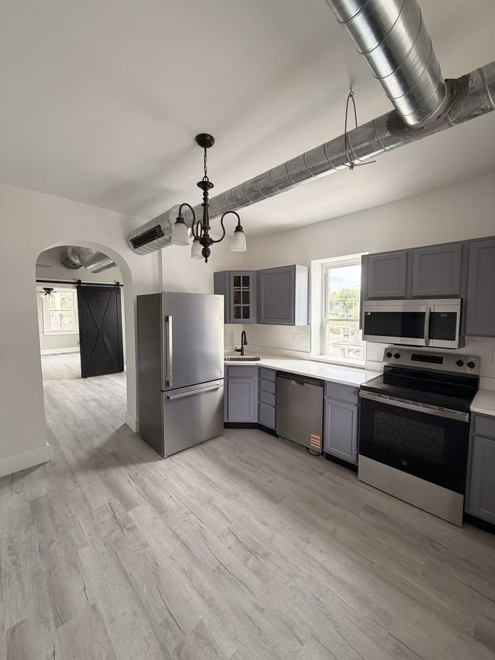 521 S Main St #1A - Photo 3 of 4