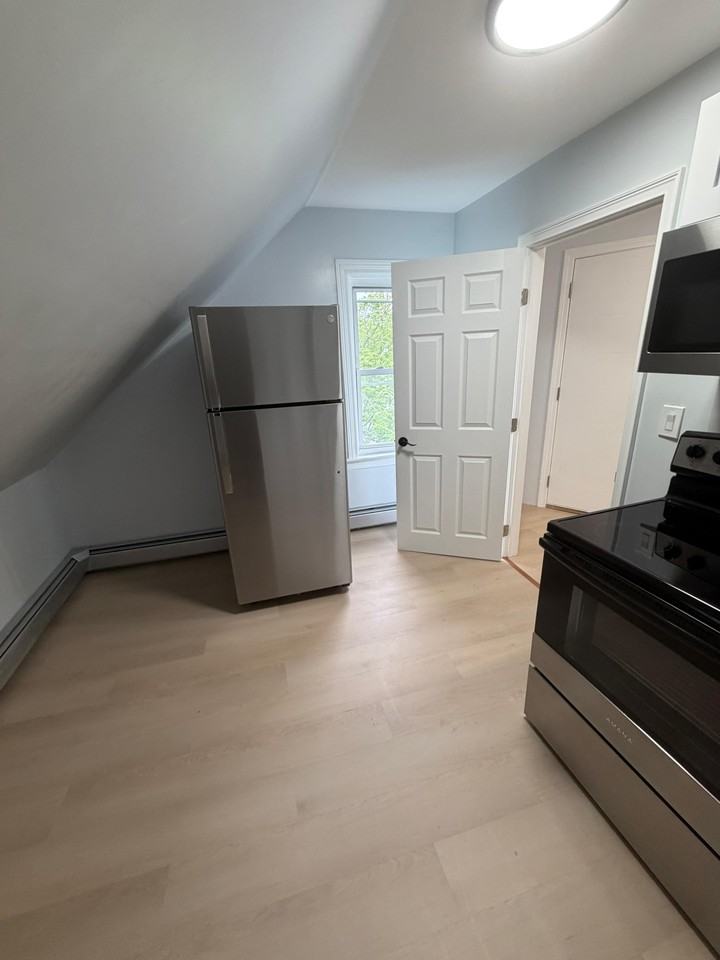 Laura St #3 - Photo 3 of 11