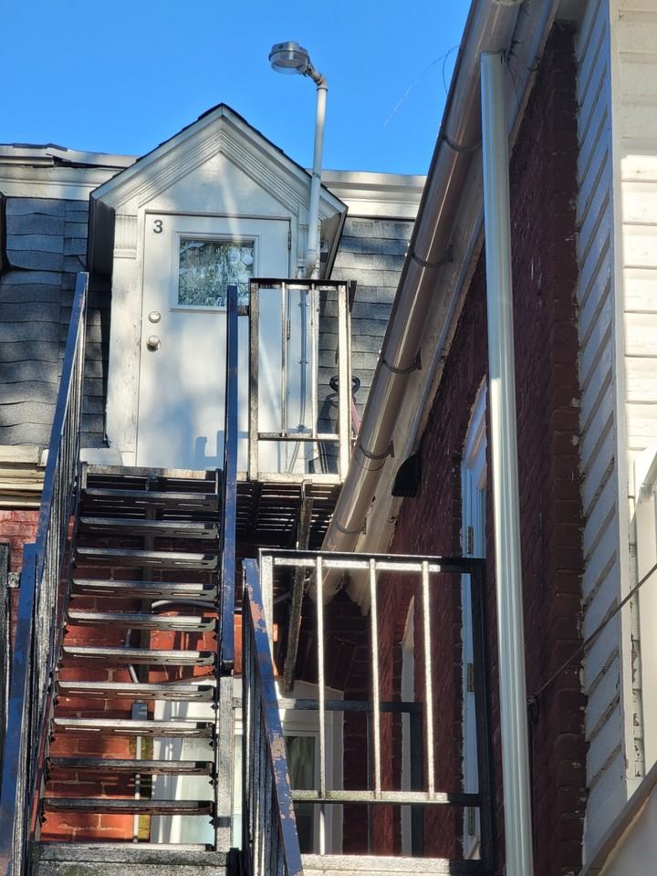 339 N Charlotte St #3TOPFL - Photo 2 of 5